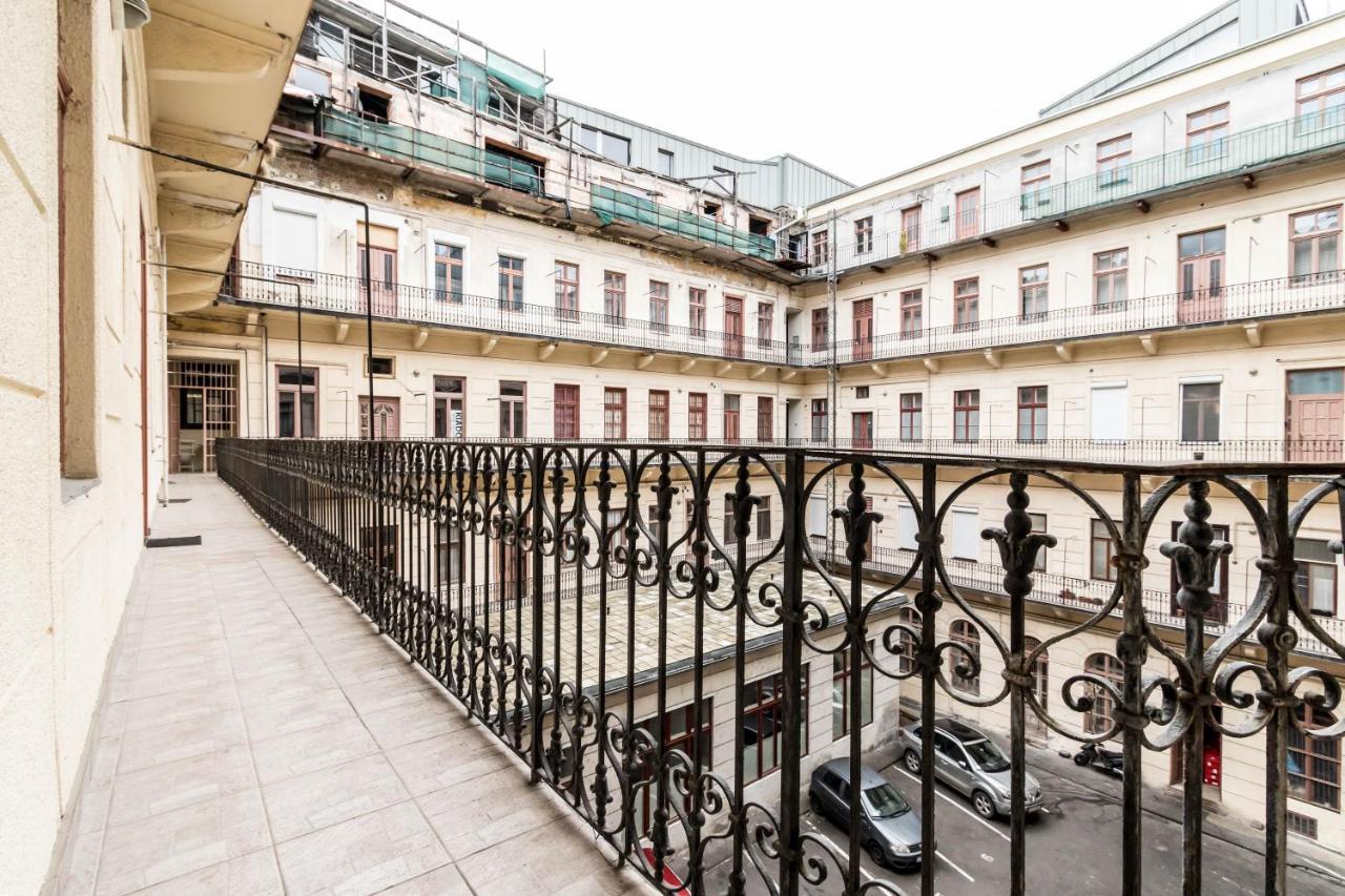 Castle Downtown Apartment Budapest Bagian luar foto